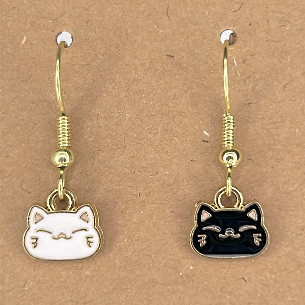 *LAST ONE* 18k Gold Plated Hook Cat Dangle Earrings - Picture 3 of 4